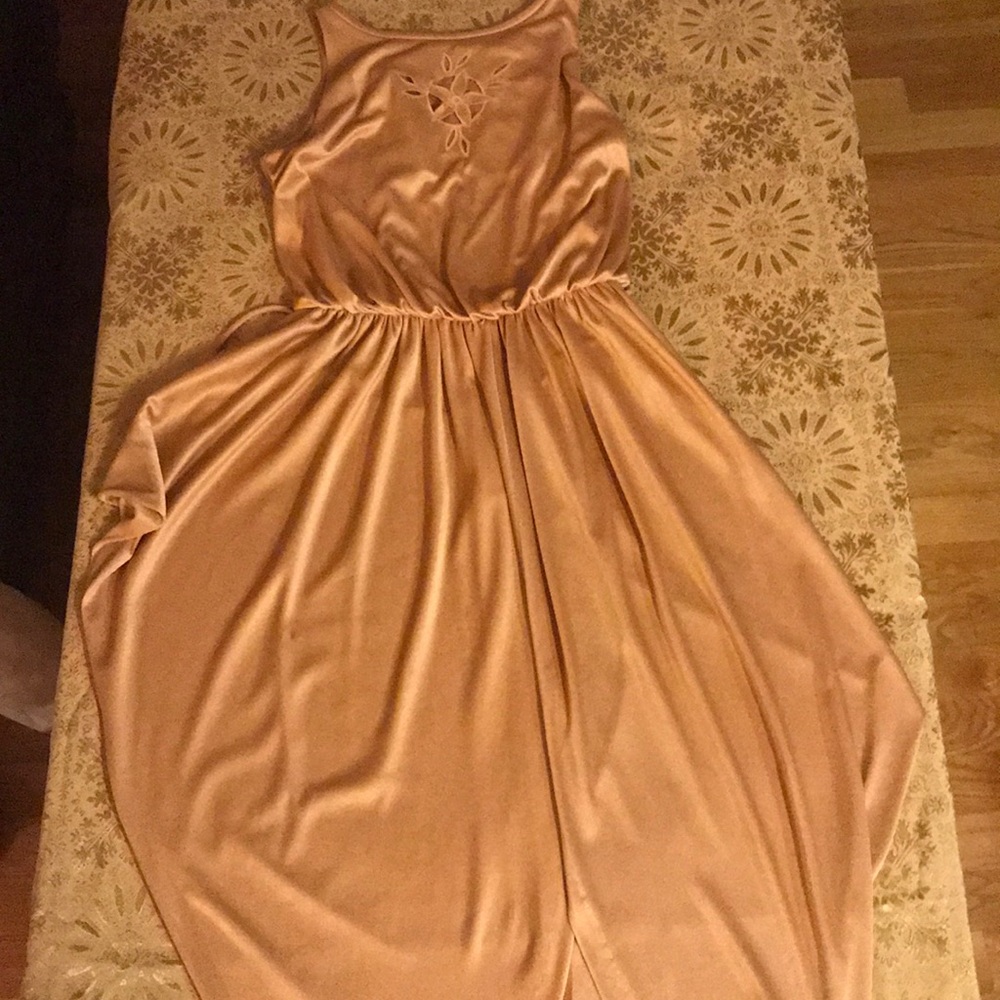 Tan woman’s size 9/10 dress